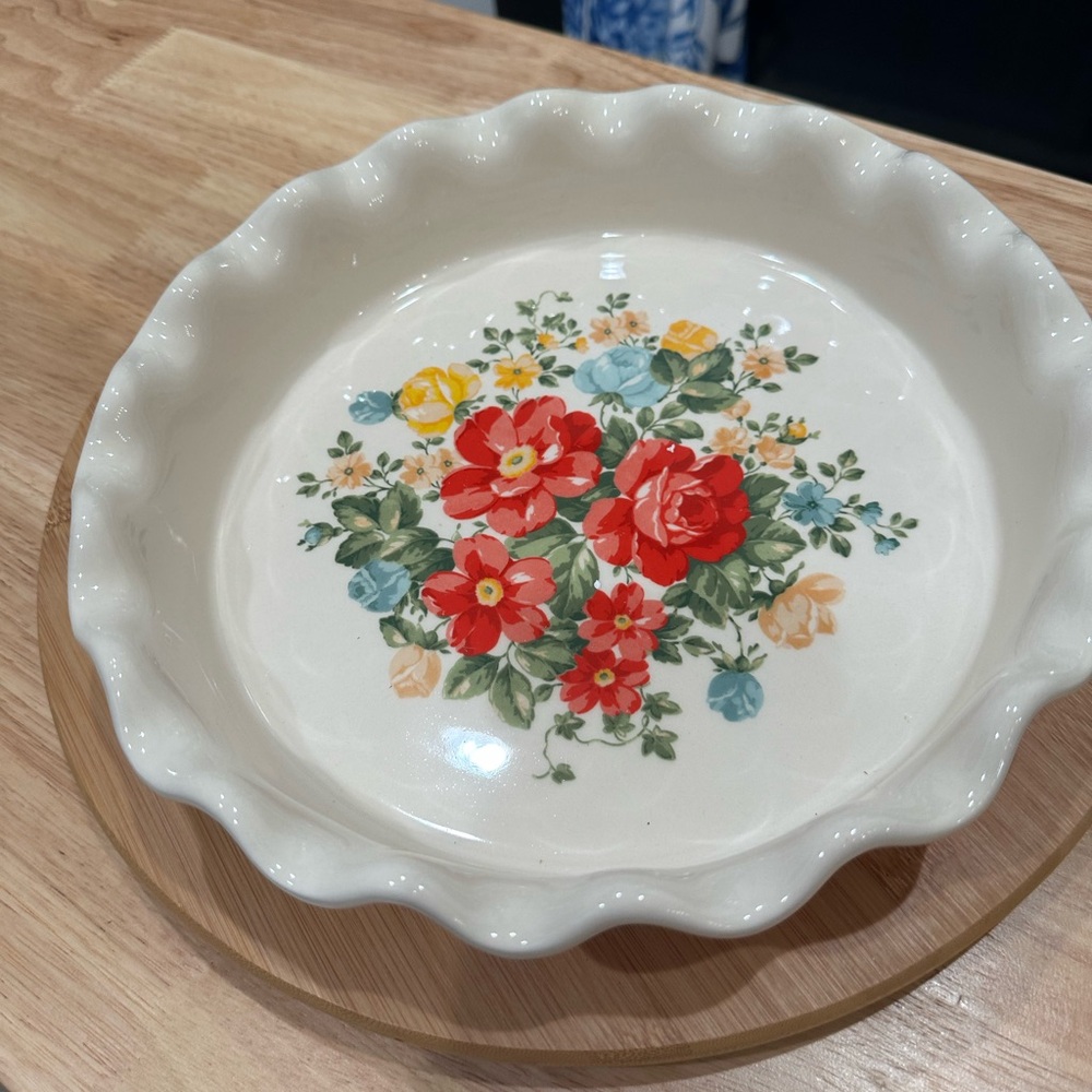 The Pioneer Woman Vintage Floral 10.5” Ruffled Top Stoneware, Bake Pie Plate